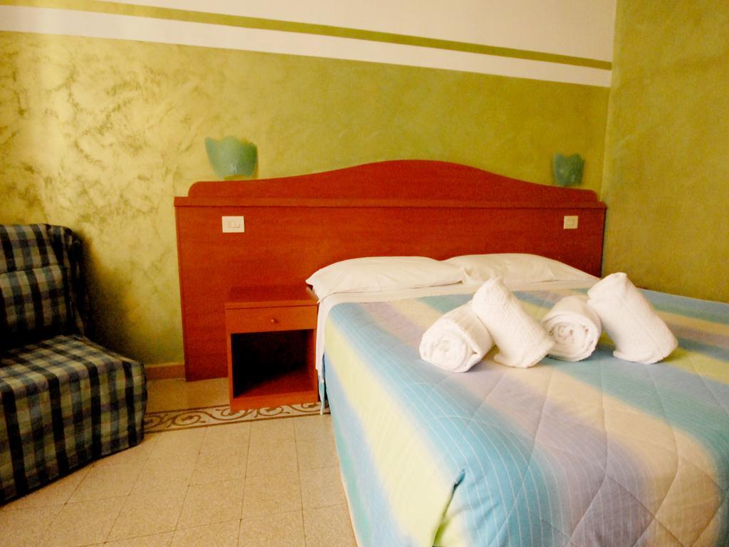 Romadelante Hotel Ngoại thất bức ảnh