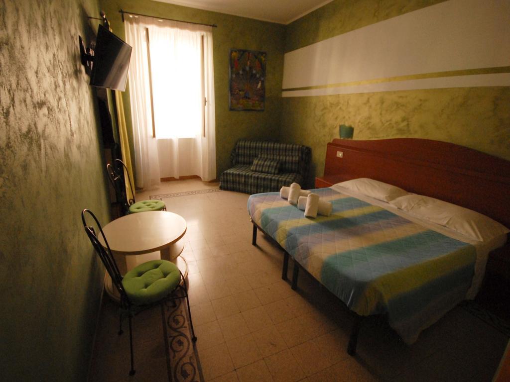 Romadelante Hotel Ngoại thất bức ảnh