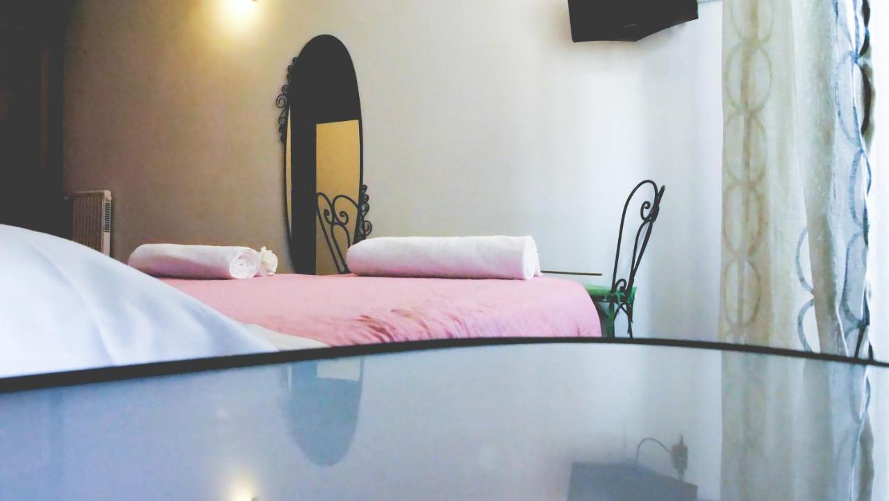 Romadelante Hotel Ngoại thất bức ảnh
