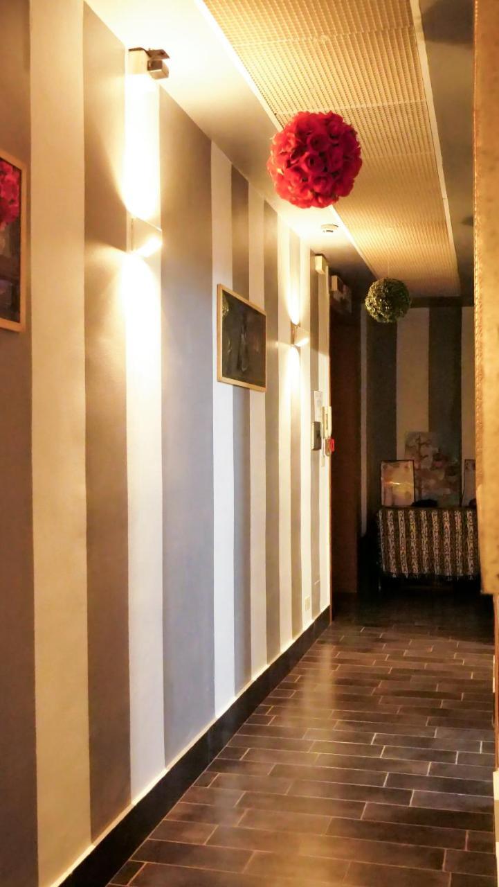 Romadelante Hotel Ngoại thất bức ảnh